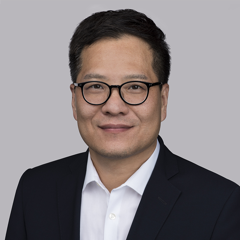 Zack Kim ialah Presiden Essex Solutions Asia, tempat beliau menerajui inisiatif strategik Dawai Magnet serantau, melaksanakan amalan terbaik, dan mengawasi pengoptimuman pelaburan. Sebelum memegang peranan ini, Kim berkhidmat sebagai Naib Presiden Perancangan Perniagaan Korporat bermula pada tahun 2019, selepas berkhidmat sebagai Pengarah FP&A di Asia serta Pengarah Sumber Manusia untuk Superior Essex sejak 2012. Latar belakang pekerjaan Kim yang luas merangkumi sembilan tahun sebagai Pengarah Sumber Manusia di LS Cable & System. Beliau memegang Ijazah Sarjana Muda Pentadbiran Perniagaan dari Universiti Sungkyunkwan dan belajar di Pusat Pengajian Siswazah Kajian Buruh di Universiti Korea, Korea Selatan. Pengalaman luas Kim dalam perancangan perniagaan, kewangan, dan sumber manusia telah meletakkan beliau di kedudukan untuk memacu matlamat strategik utama dan kecemerlangan operasi.